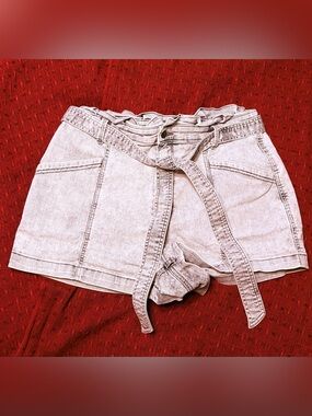 Universal Thread Light Wash Paperbag Waist Denim Shorts